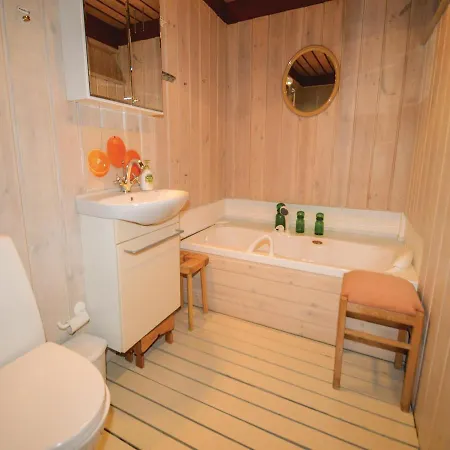 Three-bedroom Holiday In Karrebaksminde
