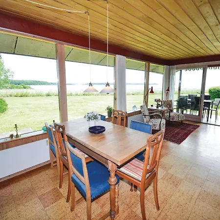 Three-bedroom Holiday In Karrebaksminde